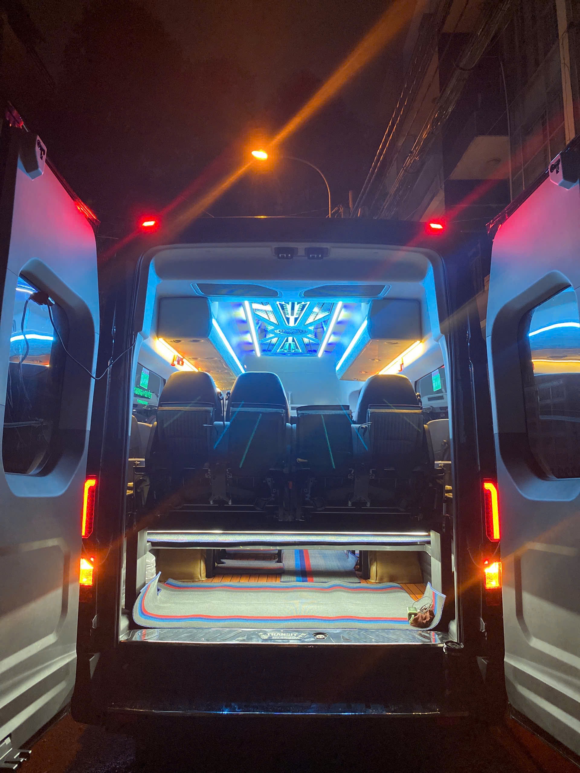 Limousine ZipTravel phục vụ tour Cà Mau Đà Lạt